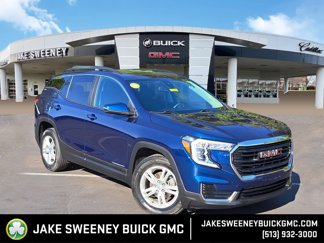Used 2022 GMC Terrain SLE w/ Driver Convenience Package image 1