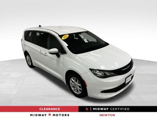 Used 2021 Chrysler Voyager LX image 1