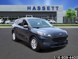 Used 2022 Ford Escape SE w/ Cold Weather Package image 1