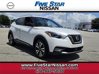 Used 2020 Nissan Kicks SR image 1