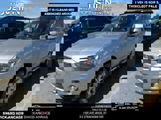 Used 2012 Mitsubishi Outlander SE image 1