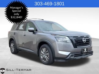 Used 2024 Nissan Pathfinder SV w/ Black Appearance Package image 1