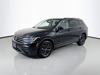 Used 2022 Volkswagen Tiguan SE w/ Panoramic Sunroof Package image 1