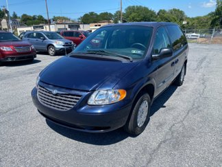 Used 2004 Chrysler Town & Country image 1