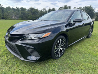 Used 2018 Toyota Camry image 1