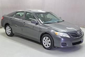 Used 2010 Toyota Camry LE image 1