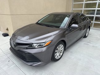 Used 2020 Toyota Camry LE image 1