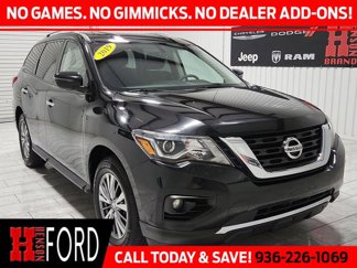 Used 2019 Nissan Pathfinder SV image 1
