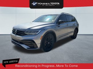 Used 2022 Volkswagen Tiguan SE R-Line image 1