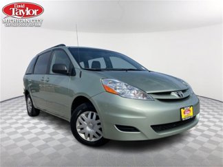 Used 2010 Toyota Sienna image 1