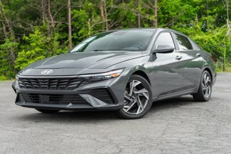 Used 2024 Hyundai Elantra Limited image 1