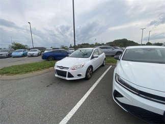 Used 2014 Ford Focus SE w/ SE Winter Package image 1