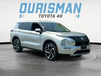 Used 2022 Mitsubishi Outlander SE image 1