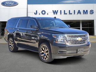 Used 2019 Chevrolet Suburban LT image 1
