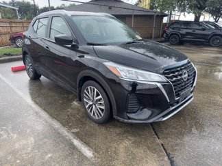 Used 2022 Nissan Kicks SV image 1
