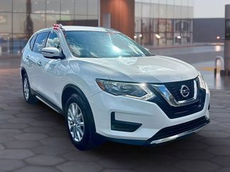 Used 2017 Nissan Rogue SV image 1