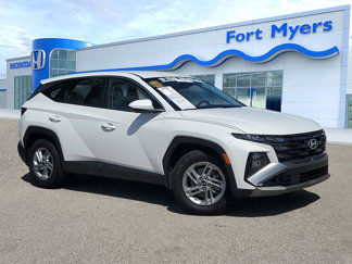 Used 2025 Hyundai Tucson SE image 1