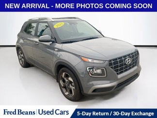Used 2023 Hyundai Venue SEL image 1