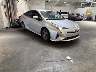Used 2017 Toyota Prius Two image 1