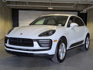Used 2024 Porsche Macan image 1