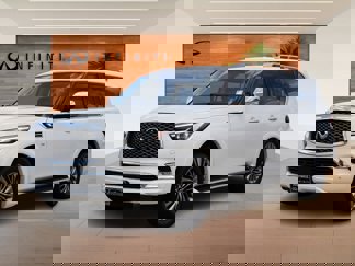 Used 2018 INFINITI QX80 4WD w/ Deluxe Technology Package image 1