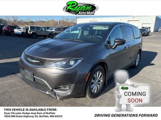 Used 2018 Chrysler Pacifica Touring Plus image 1