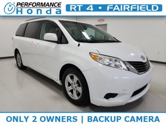 Used 2013 Toyota Sienna LE image 1