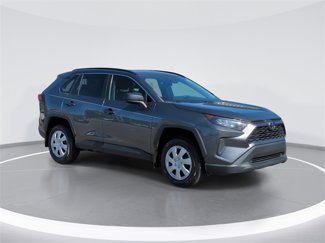 Used 2021 Toyota RAV4 LE image 1