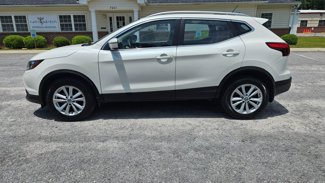 Used 2019 Nissan Rogue Sport SV image 1