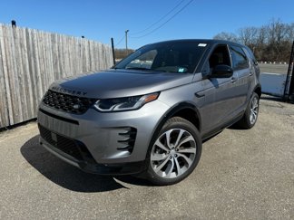 New 2025 Land Rover Discovery Sport Dynamic SE image 1