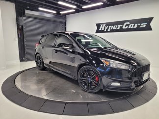 Used 2017 Ford Focus ST image 1