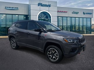 Used 2024 Jeep Compass Trailhawk w/ Trailhawk Convenience Group image 1
