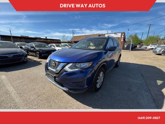 Used 2020 Nissan Rogue SV image 1