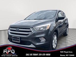 Used 2017 Ford Escape SE w/ SE Cold Weather Package image 1
