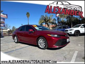 Used 2018 Toyota Camry LE image 1