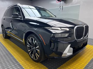 Used 2025 BMW X7 xDrive40i w/ Parking Assistance Package image 1