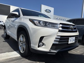 Used 2017 Toyota Highlander Limited image 1