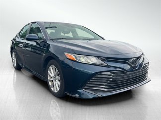 Used 2019 Toyota Camry LE image 1