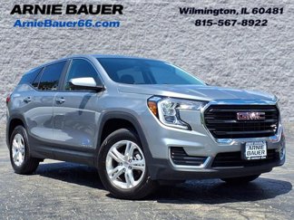 Used 2024 GMC Terrain SLE image 1
