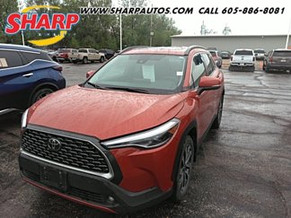 Used 2022 Toyota Corolla Cross XLE image 1