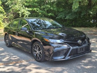 Used 2022 Toyota Camry SE image 1