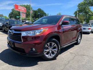 Used 2015 Toyota Highlander LE image 1