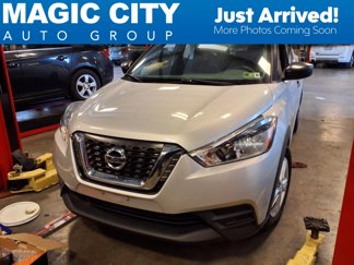 Used 2019 Nissan Kicks S image 1