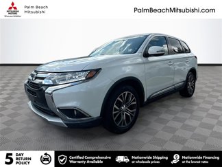Used 2017 Mitsubishi Outlander SE image 1