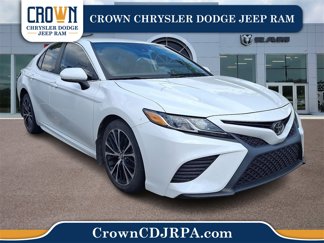 Used 2020 Toyota Camry SE image 1