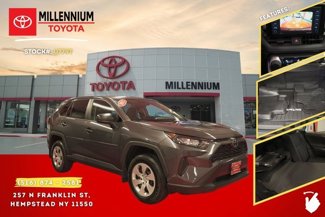 Certified 2022 Toyota RAV4 LE image 1