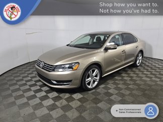 Used 2015 Volkswagen Passat TDI SE image 1