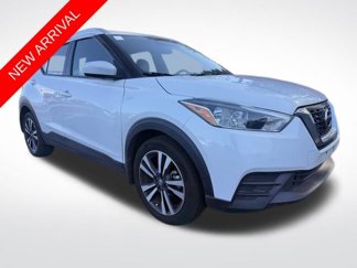 Used 2019 Nissan Kicks SV image 1