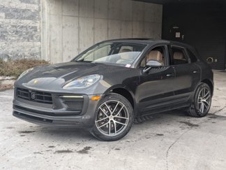 Used 2025 Porsche Macan image 1