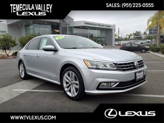 Used 2018 Volkswagen Passat 2.0T SE image 1